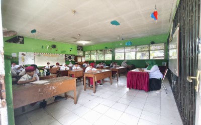 KHIDMAT DAN PENUH SEMANGAT, UJIAN MADRASAH KELAS VI MIN 2 KOTA PADANG RESMI DIMULAI
