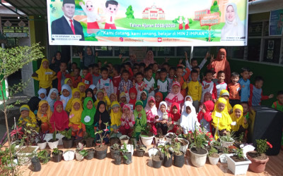MIN 2 Kota Padang Tanamkan Ekoteologi Sejak Dini Lewat Aksi Hijau di MATSAMA 2025