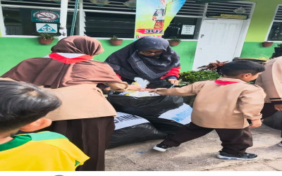 Menuju Indonesia Bersih 2029, MIN 2 Kota Padang Turut Gerakkan World Cleanup Day 2025