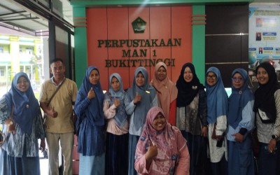 Tingkatkan Layanan Digital, MIN 2 Kota Padang laksanakan Studi Pengelolaan Perpustakaan Digital ke MAN 1 Bukittinggi